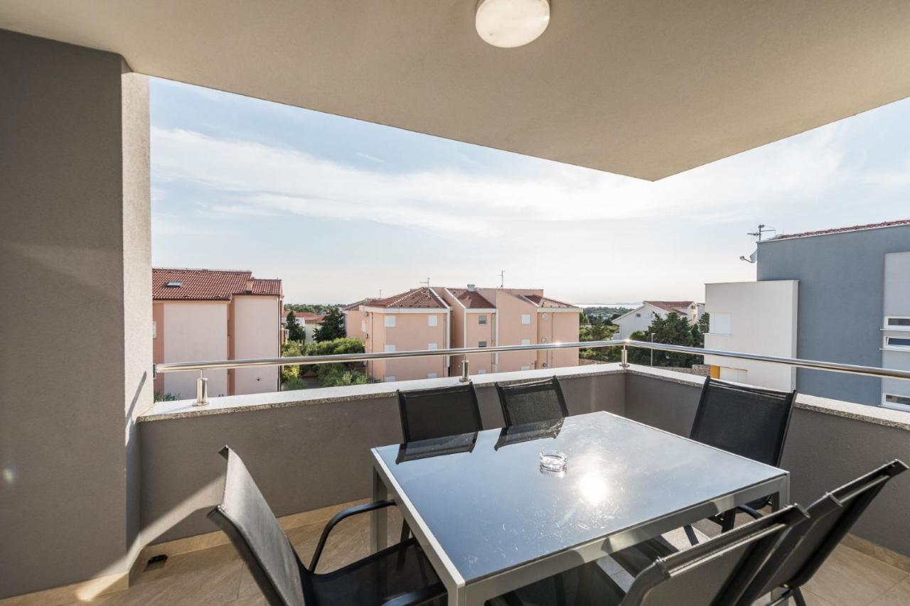 Apartments & Rooms Danivan Pool Villas B Novalja Exterior photo